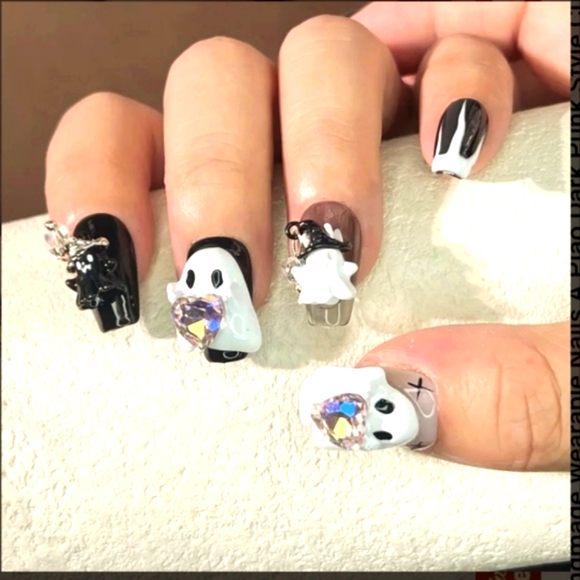 Halloween Reuseable Press On Nails - Picture 2 of 8